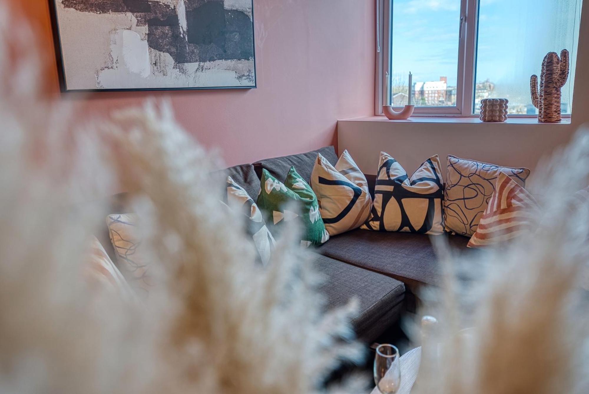 Appartement 2-bedroom Stunning, Stylish & Apartment, Spacious, Sleeps 6, With On-site Parking - Near Gunwharf Quays & Beach, Summer Offer Available! - By Blue Puffin Portsmouth