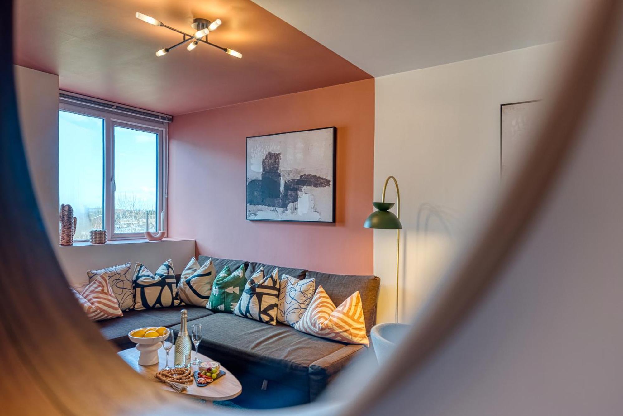 2-bedroom Stunning, Stylish & Apartment, Spacious, Sleeps 6, With On-site Parking - Near Gunwharf Quays & Beach, Summer Offer Available! - By Blue Puffin Appartement *